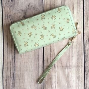 New! Vintage Floral Print Zip Up Fabric Wallet - Pastel Light Green